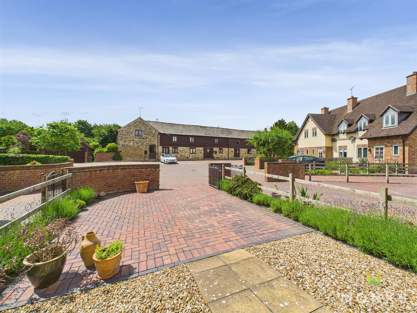 11 Jubilee Mews, Shrewsbury, SY5 9EZ For Sale